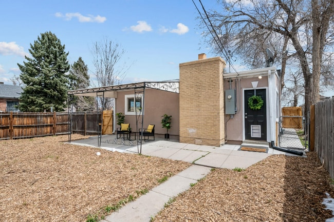 Photo - 895 Grove St