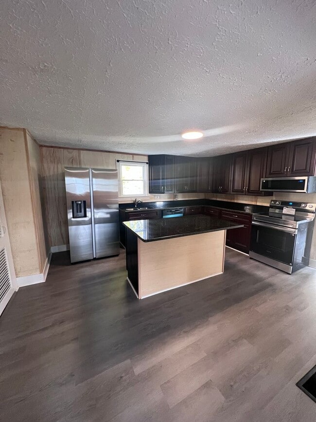 Photo - Charming Two-Story Home for Rent in North Hampton!