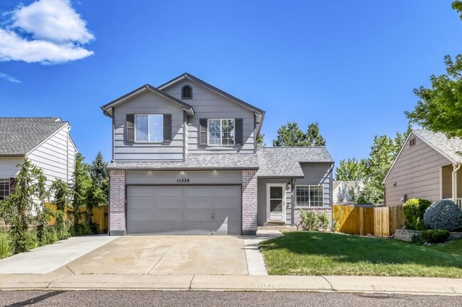 Building Photo - Evolve Real Estate: Meticulously Upgraded 4 Bed 3.5 bath Entertainers Dream - Available NOW!