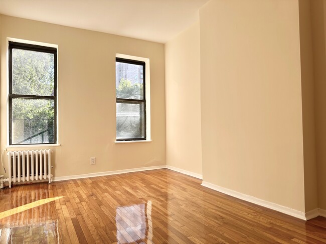 Building Photo - 414 E 83rd St Rental