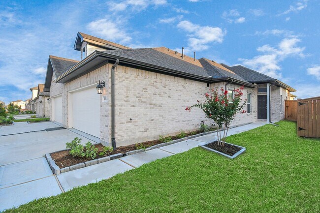 21014 Bay Vlg Dr