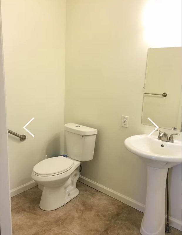 Photo - 102 N Gilfillan St