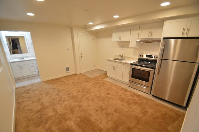 Photo - 215 Pontius Ave N