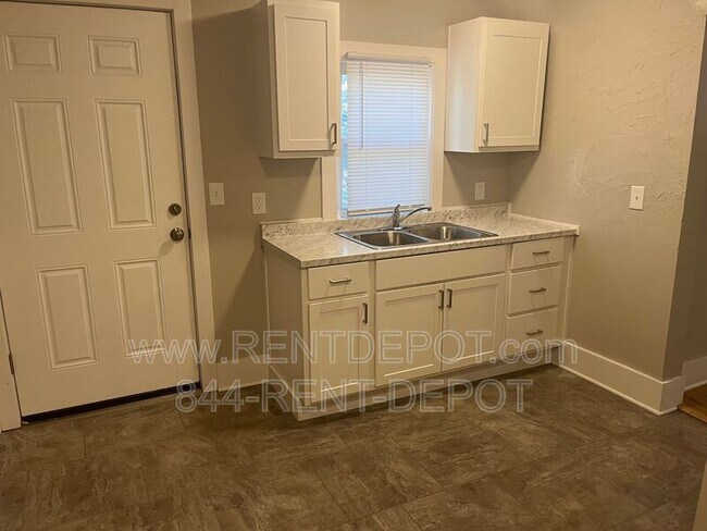 Photo - 510 E Franklin St