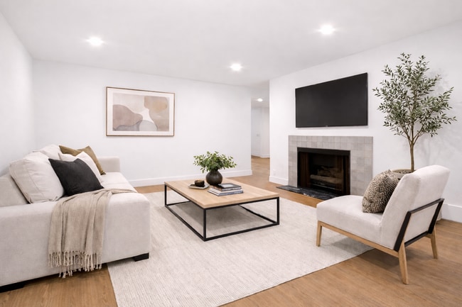 11737 Courtleigh Dr.