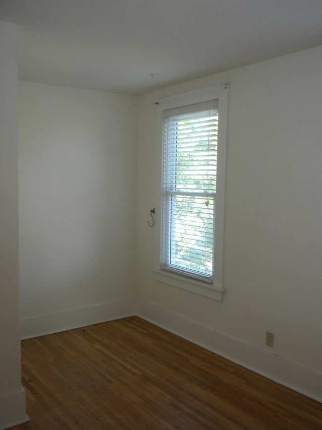 Photo - 1404 Bass Ave Unit Apt B