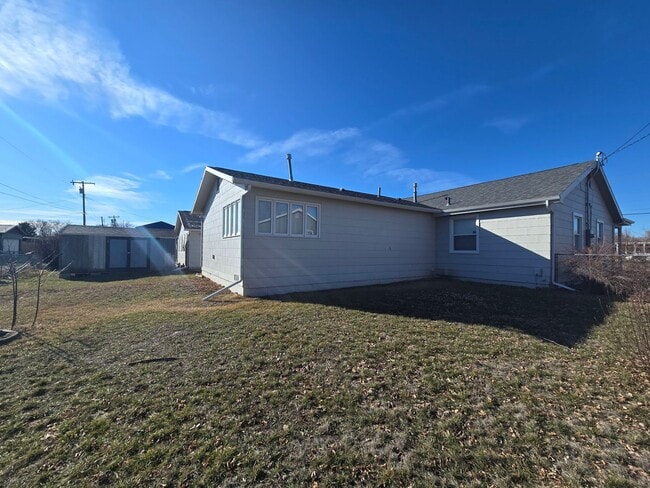 Photo - 512 1/2-417 1/2 16th St W Unidad 417 1/2 16th ST W