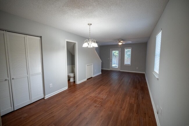 944 Bonham Ave