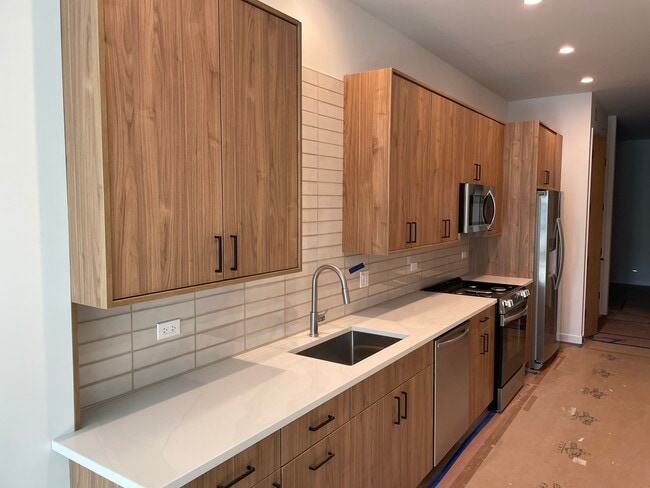 Building Photo - 934 W Diversey Pky Unit #1