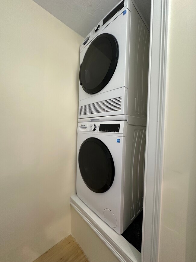 Photo - 65 Babcock St