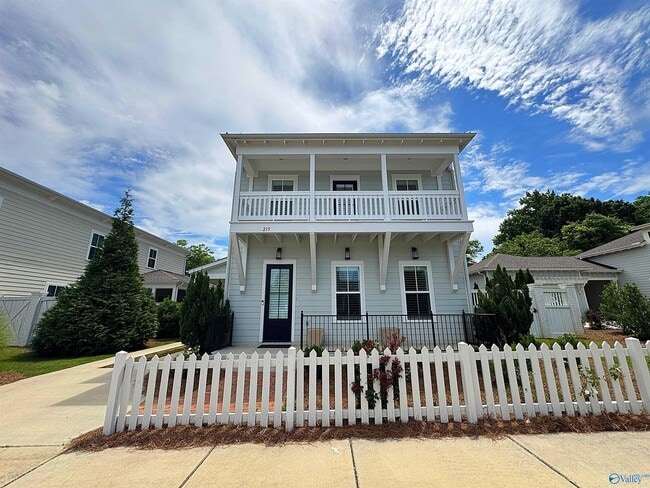 Photo - 215 St Louis St
