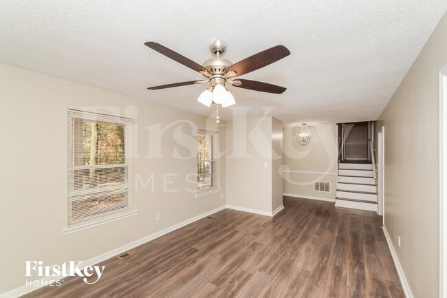 Photo - 330 Navajo Pines Dr