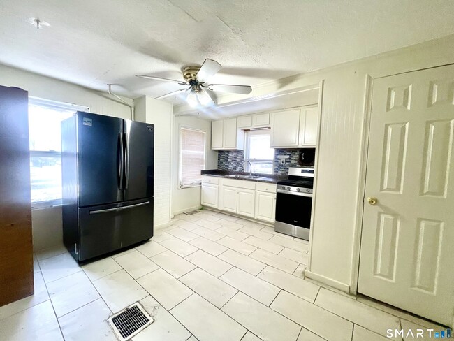 Photo - 128 Franklin St Unit 1st Floor