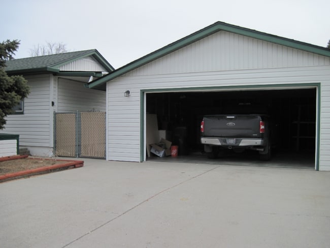 Photo - 1746 Alderson Ave