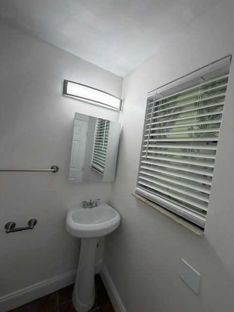 Building Photo - 4701 Alberta Ave Unit 4703