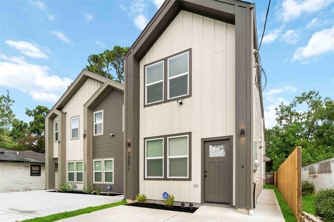 Photo - 7987 Chateau St