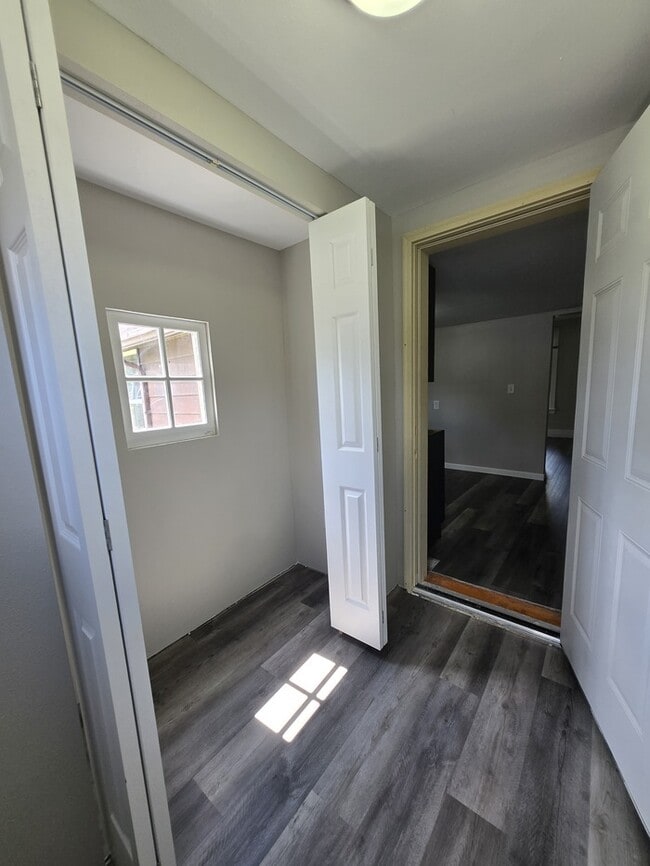 Photo - 317 6th Ave N