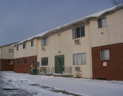 Richfield Court - Green Garden Villa Apartments