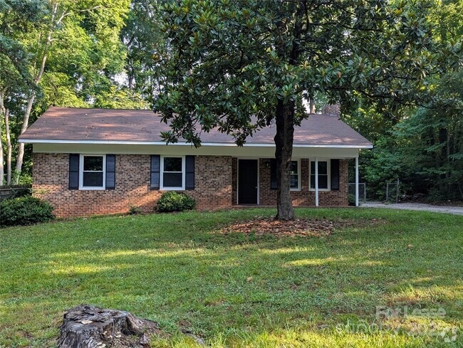 Building Photo - 1301 Sharon Dr Rental