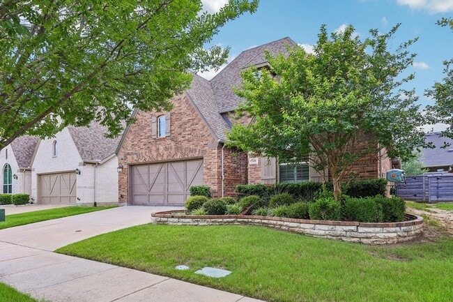 808 Parkland Dr