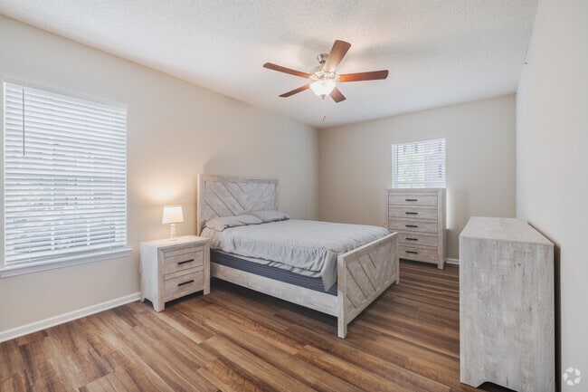 2BR, 2BA - 1,080SF - Primary Bedroom
