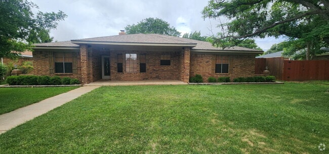 Building Photo - 7805 Farrell Dr Rental