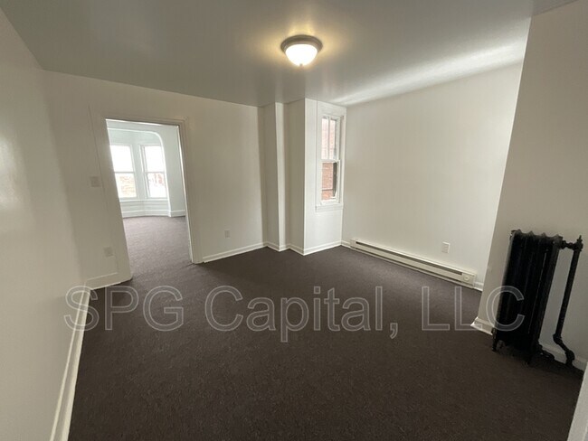 Photo - 928 W Princess St