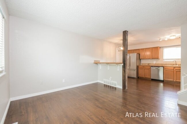 Photo - 1304 S Argonne St