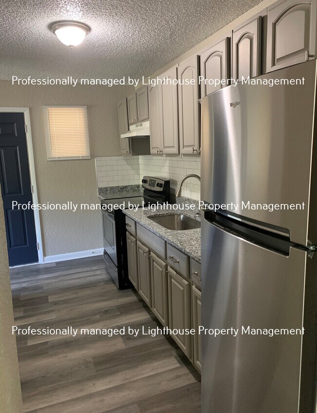 Photo - Just Renovated! 3/1.5 in Sherwood Forest!