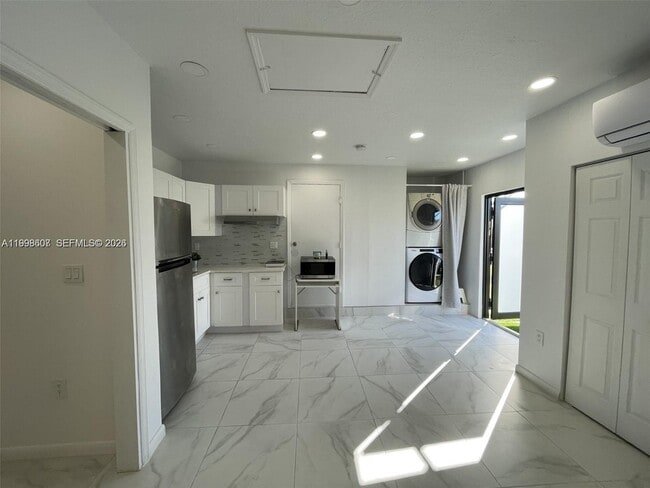 Building Photo - 3403 SW 150th Ct Unit 1