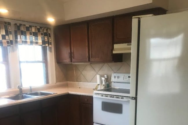 Photo - 714 W 3rd St