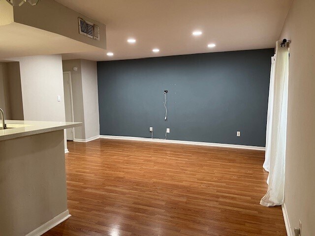 Photo - 8227 Kingsbrook Rd Unit 221