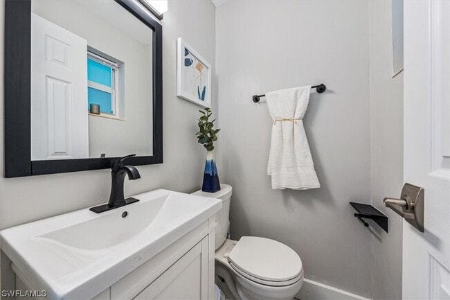 Building Photo - 4831 Coquina Rd