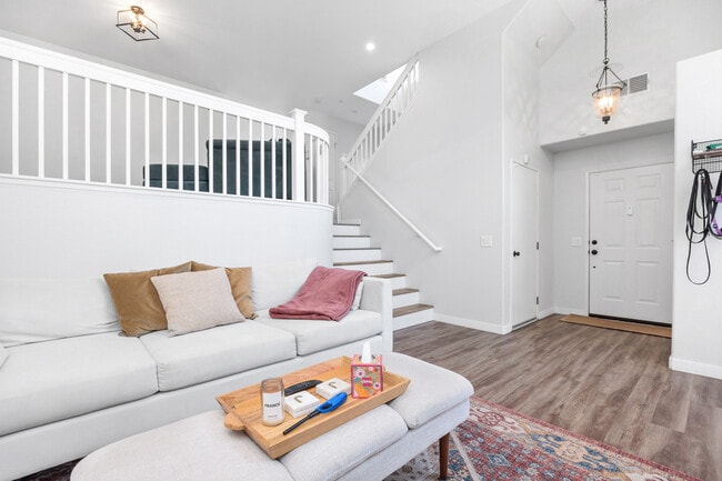 Photo - 10330 Wateridge Cir