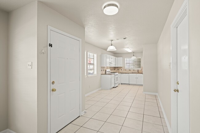 Photo - 12602 Folkcrest Way