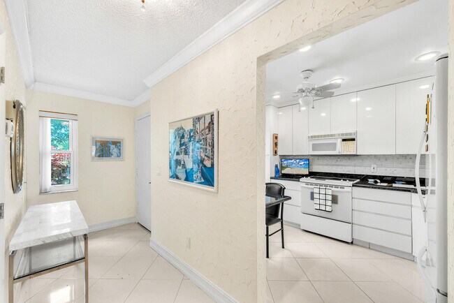 Photo - 9285 Vista del Lago Unidad 36a