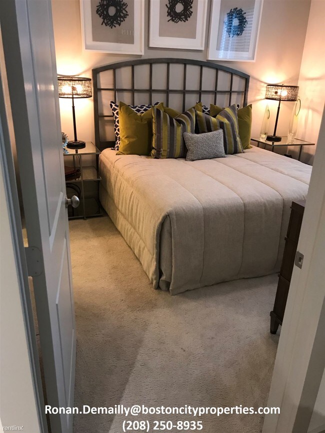 Photo - 1 br, 1 bath  - 151 steel place