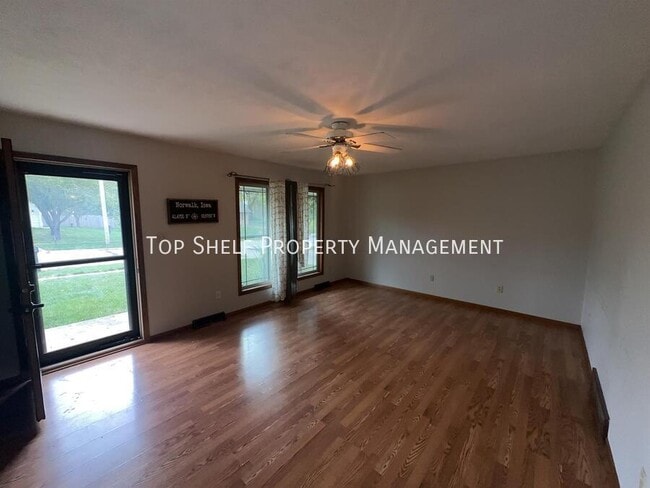 Photo - 747 High Rd