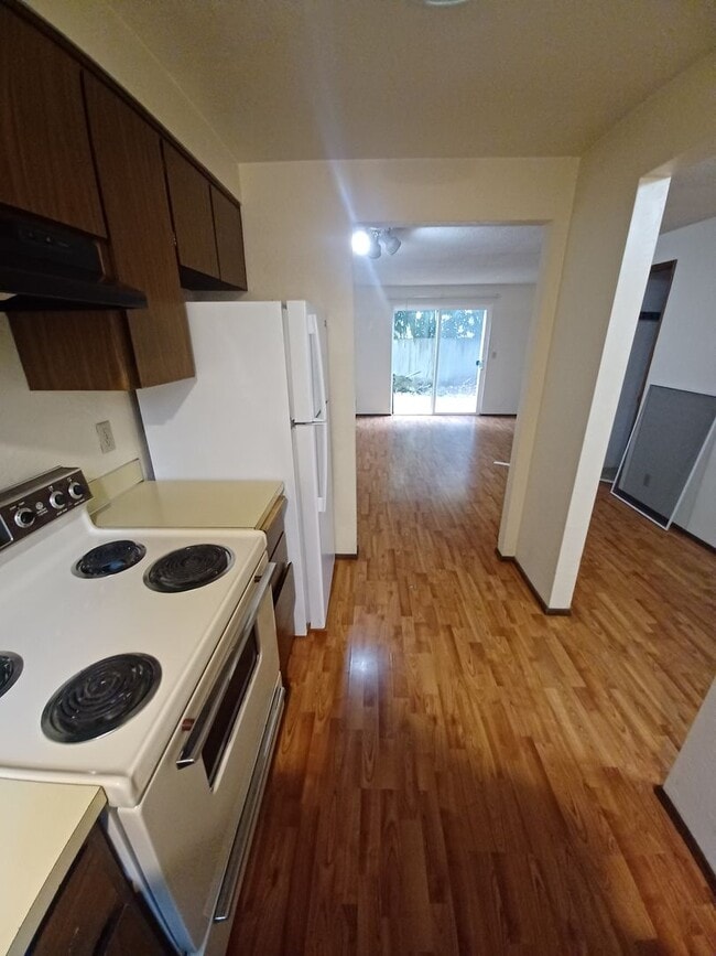 Photo - Gama08~1232 W 8th Ave. Unidad 4