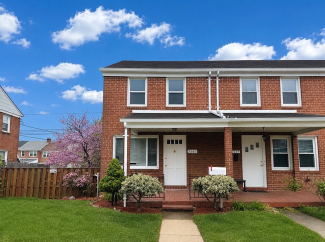 Building Photo - Charming 3 Bedroom Home with Finished Basement & Fenced Backyard