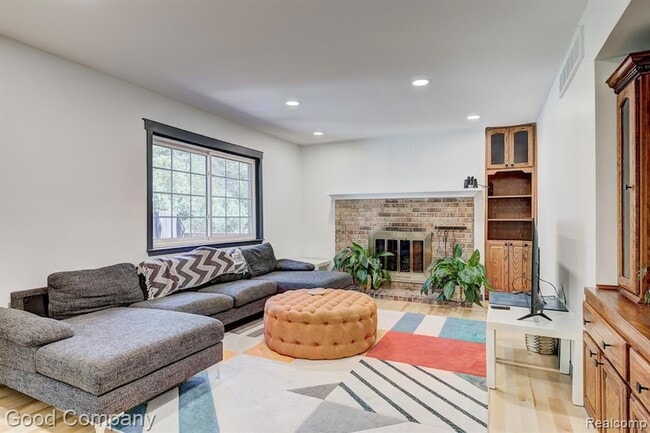 Photo - 41490 Hanford Rd