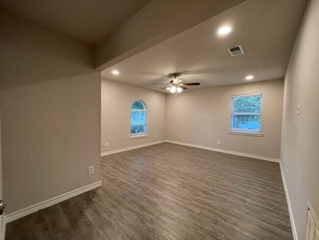 Photo - 1017-1019 Mullins Street Unit 1017