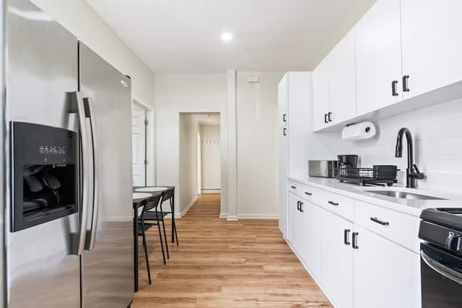 Photo - 1626 Union Turnpike