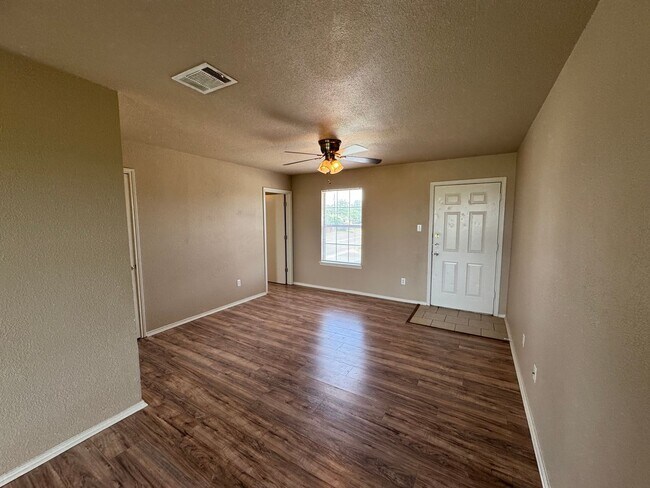 5702 Greengate Dr Unit D