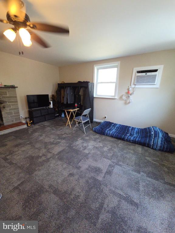 Photo - 16 Chicory St