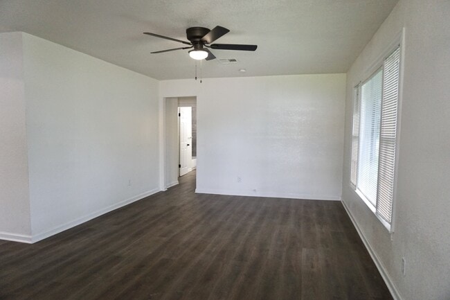 Photo - 3128 Speight Ave