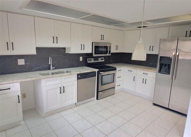 60 Kay Ct
