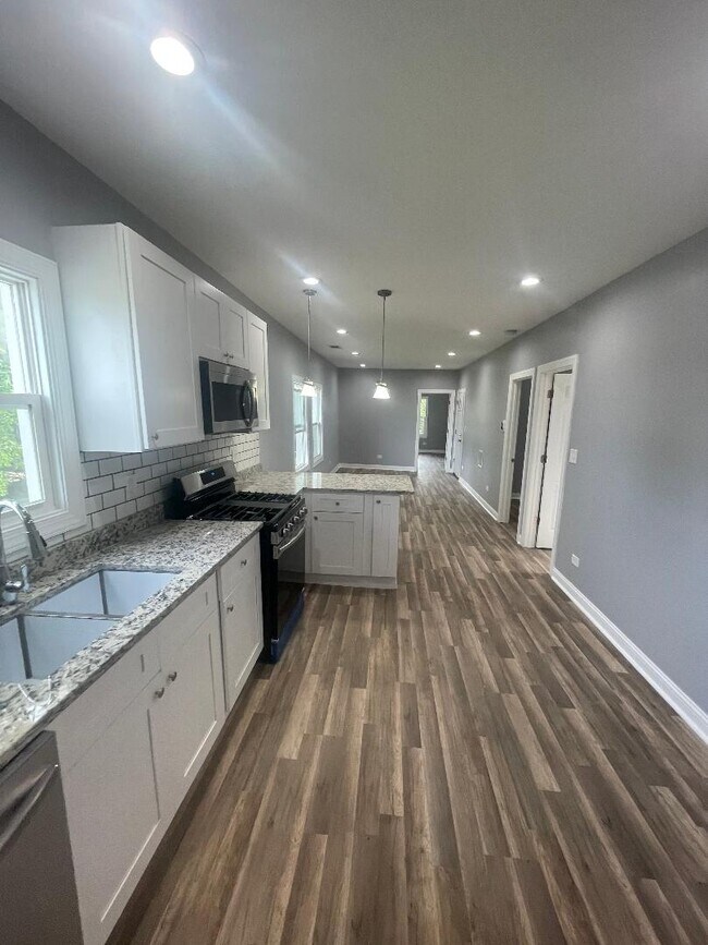 Photo - 3021 E 138th Pl Unidad 2