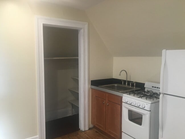 Photo - 721 Chislett St Unit Apt 4