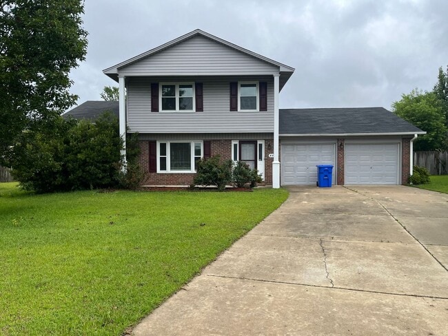 Stunning Tri-level Home on Cul-de-sac - Stunning Tri-level Home on Cul-de-sac